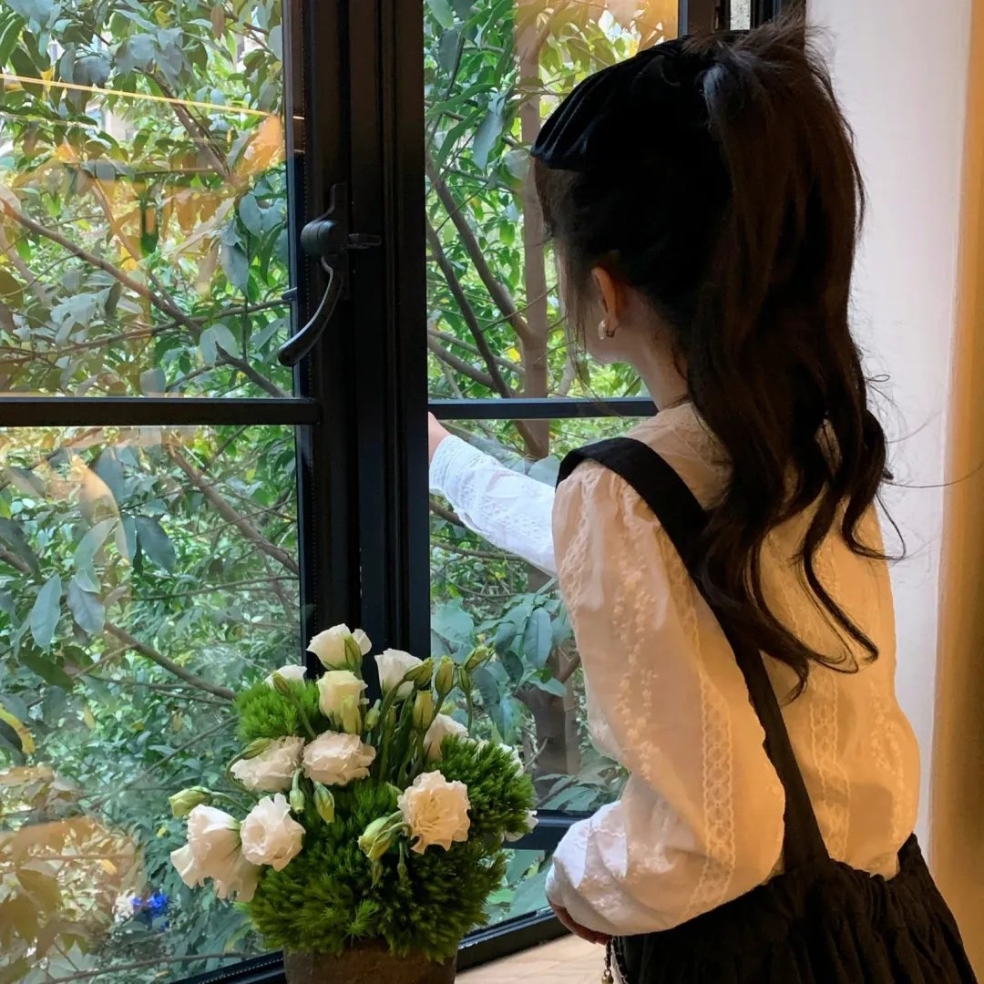 红白黑黄第八季海报